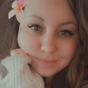 Meet your Posher, Cassandra